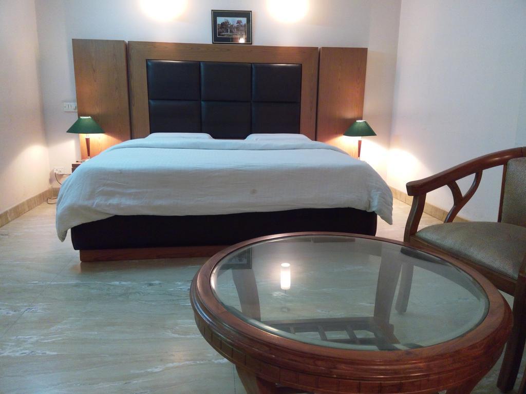 Hotel Queens Residency Gurgáon Pokoj fotografie